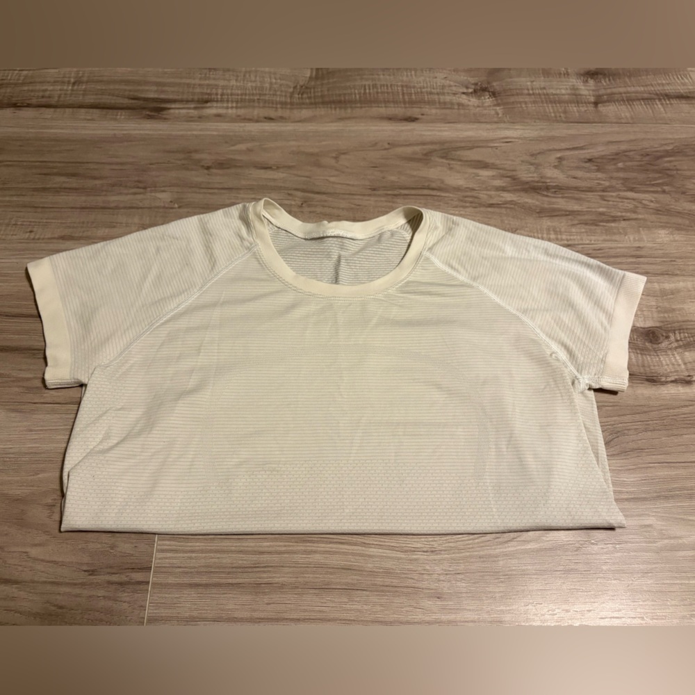 lululemon athletica Cream Short Sleeve Top